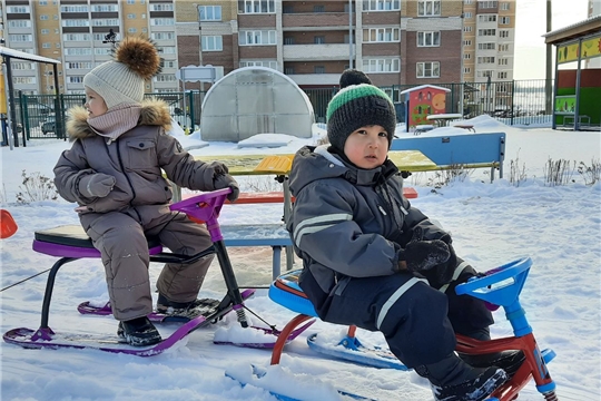 Безопасность зимой: как правильно кататься на санках.