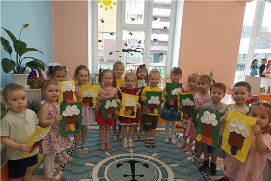 Праздник Пасхи - аппликация "Пасхальный кулич"