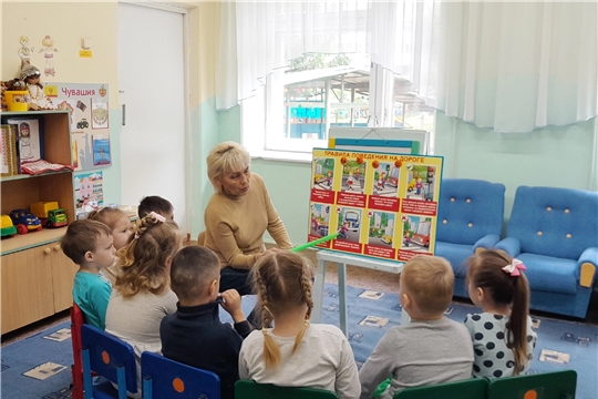 Как научить ребёнка правильно вести себя на дороге?