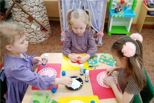 Изготовление подарка для самых родных.
