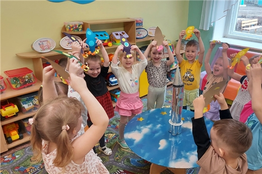 ЗАПУСКАЕМ РАКЕТЫ В КОСМОС!