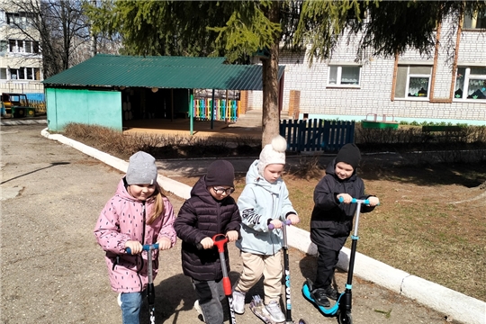 Польза катания на самокате.