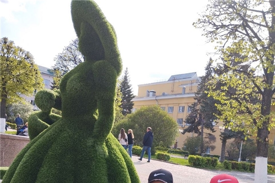 По родному краю с рюкзаком шагаю