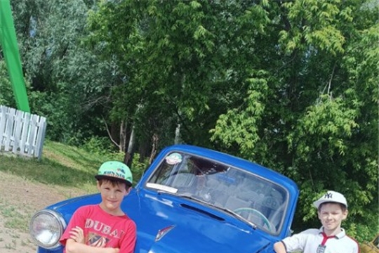 По родному краю с рюкзаком шагаю