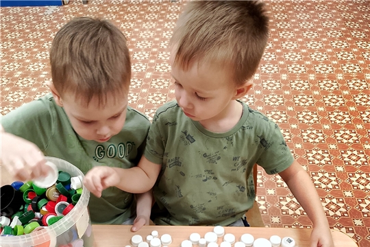 31 июля День дидактических крышечек