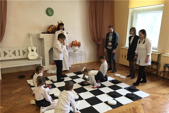 В ДОУ ребята с удовольствием играют в шашки