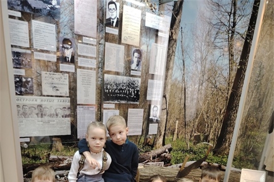 По родному краю с рюкзаком шагаю