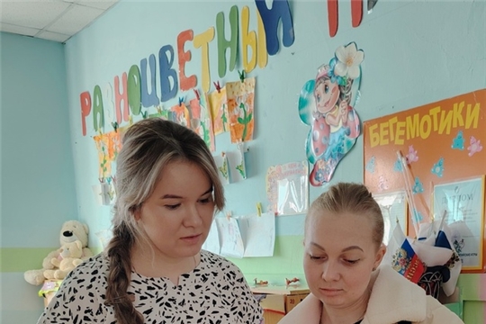 Родителям были вручены буклеты с алгоритмами действий при обнаружении беспилотных летательных аппаратов (БПЛА)