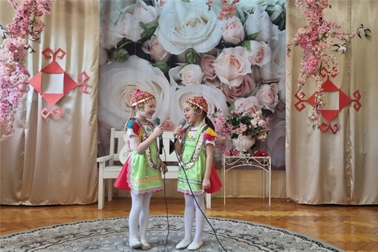 В краю ста тысяч песен