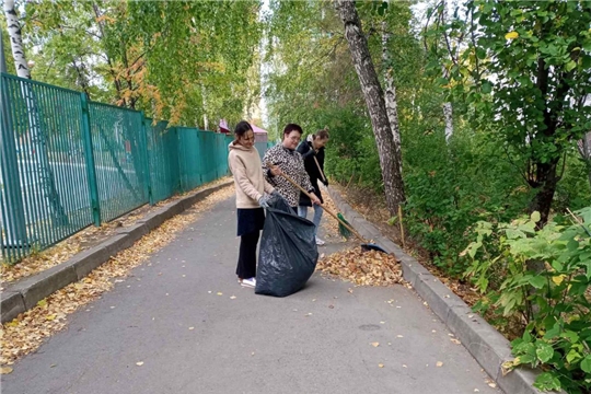 В Чебоксарах начались осенние санитарно-экологические субботники