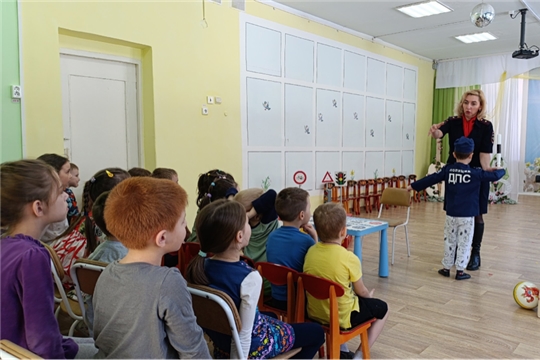 28.03.2024 "Инспектор ГИБДД провел "Урок безопасности" с детьми детского сада"