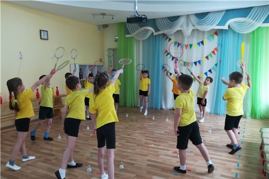 В бадминтон играют все!