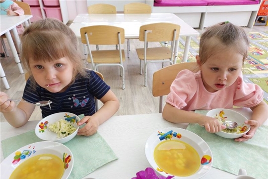 Салат из свежих овощей.