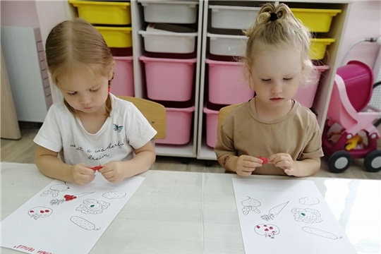 Пластилинография в ранней группе "Осенний урожай".