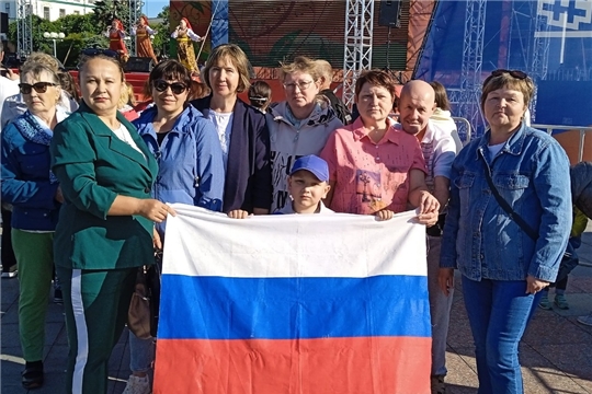 С праздником! Мы вместе со всей страной!