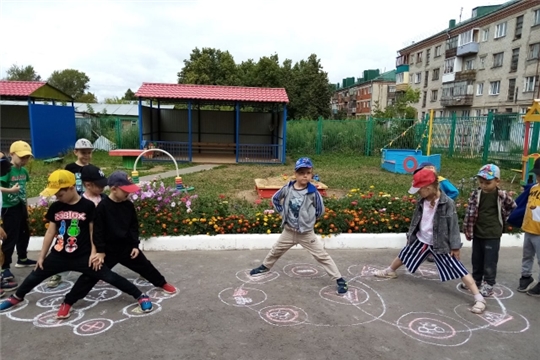 Играем в твистер "Дорожные знаки"