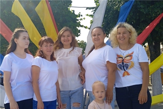 Зарядка со звездой на городском празднике