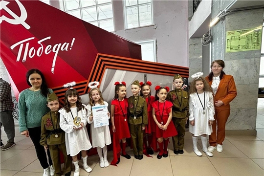 Патриотическая танцевальная композиция "Встанем!" не оставила равнодушными зрителей Всероссийского конкурса - фестиваля