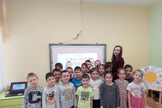 Акция «Крепка семья-сильна Россия»