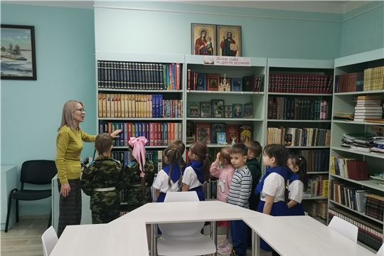 В школьной библиотеке