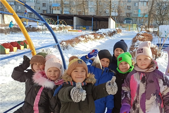 Юные тимуровцы заботятся о пернатых