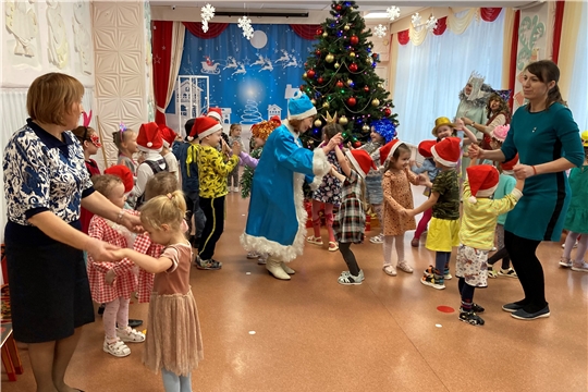 До свидания, елочка!