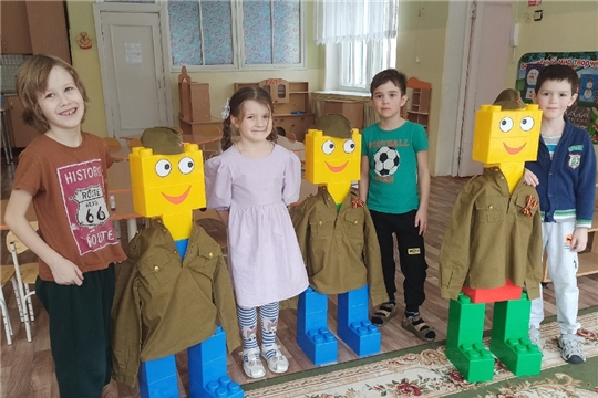 Юные роботехники собрали из Lego образцы военной техники в преддверии юбилейной даты - 80-летия Победы в Великой Отечественной войне.