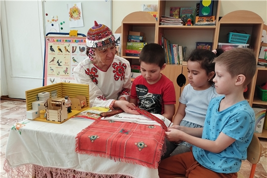Дошколята знакомятся с культурой и бытом чувашей