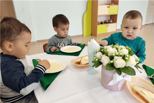 Завтрак в детском саду