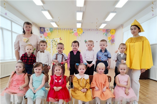 Весенний праздник в группах "Знайка" и "Улыбка"