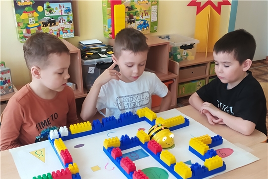 Лабиринты с пчелками