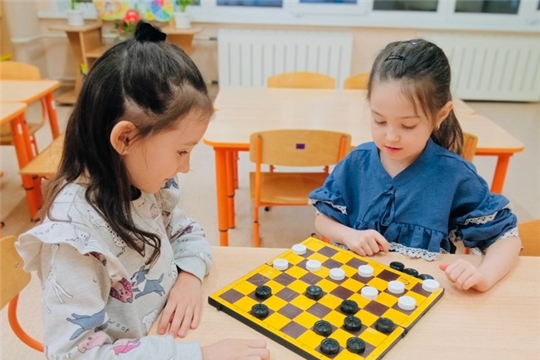 Увлекательная игра "Шашки"