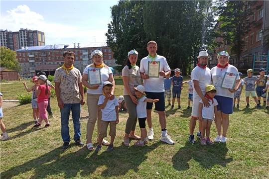 Фестиваль семейных спортивных игр "Погрузись на час в детство!".