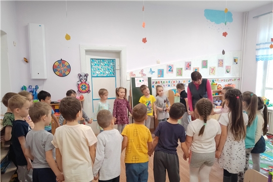 Развивающее занятие с детьми подготовительной группы "Радуга".