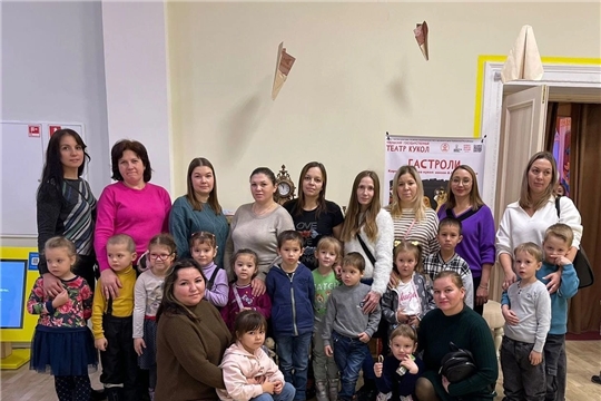 Реализация муниципального проекта "Театр глазами детей", через посещение театральных постановок.