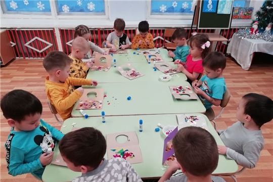 Мастерская Деда Мороза продолжает свою работу.