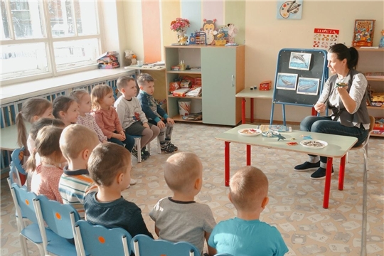 Дети группы "Умка" отмечают Международный день Кита.