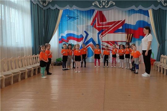 «Наши папы удалые» в среднюю группу "Лесная сказка" пришли приглашенные гости- папы.