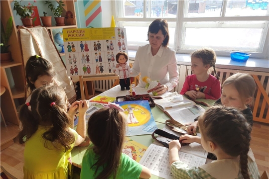 "Чувашская рубашка" интегрированное занятие. Реализация муниципального проекта "Культурное наследие заботливо и бережно храним" и республиканского проекта "Родной язык-язык матери"