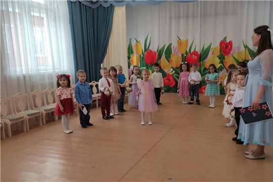 Праздник для мам, средняя группа "Лесная сказка"