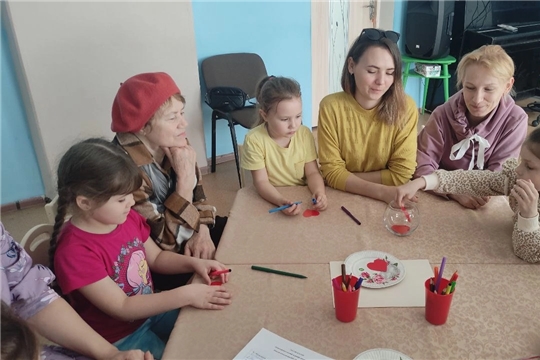 С детьми и родителями состоялся детско-родительский игровой тренинг "Учимся общаться".