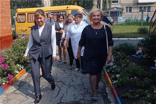 Проверка образовательного учреждения детского сада к новому учебному году.