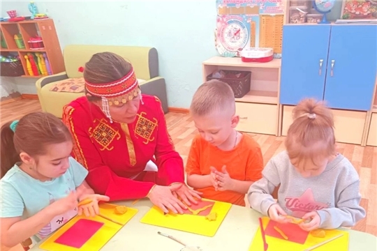 Чувашское солнце из соленого теста.