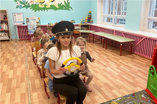 В группе «Солнышко»ребята отправились в « Путешествие на поезде».