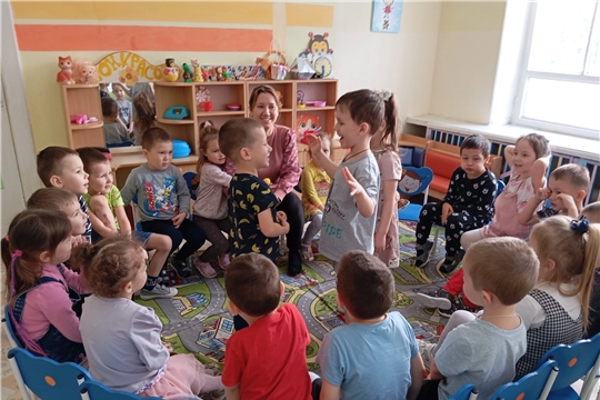 Коррекционно-развивающее занятие с детьми средней группы "Умка" на тему "Я люблю маму- мама любит меня".