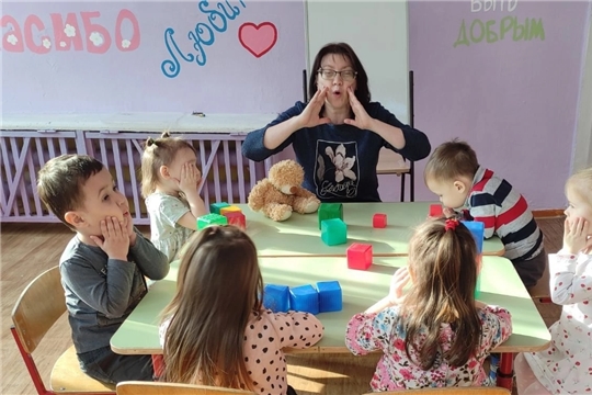 "Строю дом, дом, дом" игры на запуск речи.