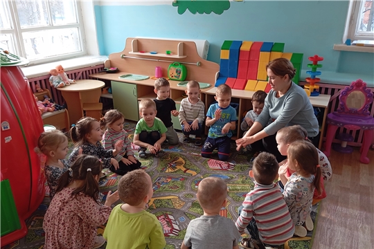 Коррекционно-развивающее занятие с детьми младшей группы "Солнышко" на тему "Мои любимые сказки".