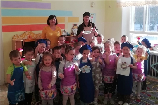 Мастер-класс в средней группе "Сладкий подарок для любимой мамы",провела мама Ани А.