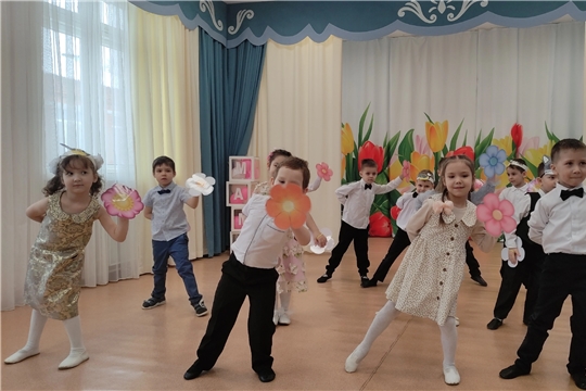 Утренник в старшей группе ВИШЕНКИ. 