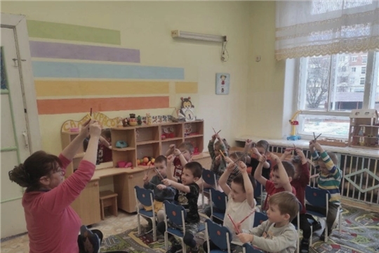 Логоритмическое упражнение с предметами "Лошадка" 